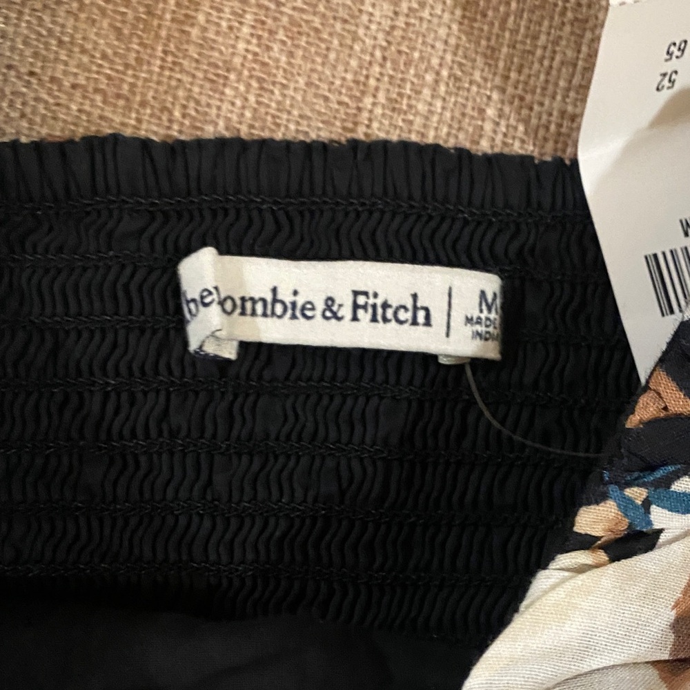 Abercrombie & Fitch Navy Floral Blouse - Picture 2 of 2